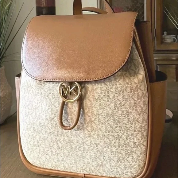 - michael kors backpack - Picture 1 of 8